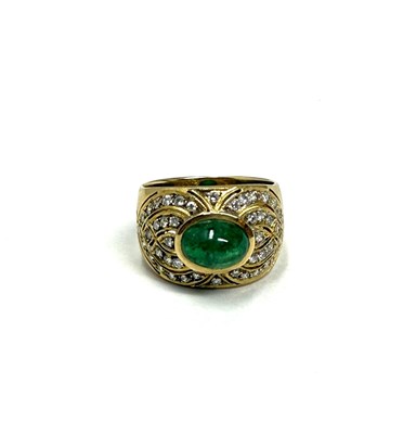 Lot 350 - EMERALD AND DIAMOND RING