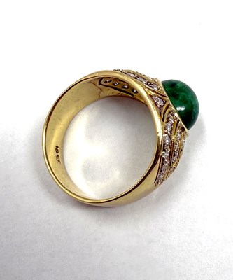 Lot 350 - EMERALD AND DIAMOND RING