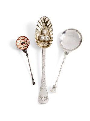 Lot 706 - THREE DECORATIVE SILVER SPOONS