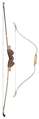 Lot 561 - A NORTH EUROPEAN TARGET CROSSBOW, TWO MODERN BOWS, AND A QUANTITY OF MODERN ARROWS