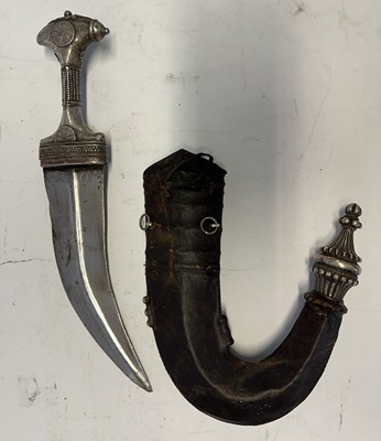 Lot 16 - AN ARABIC OR YEMENI JAMBIYA, 19TH CENTURY