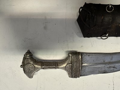 Lot 16 - AN ARABIC OR YEMENI JAMBIYA, 19TH CENTURY