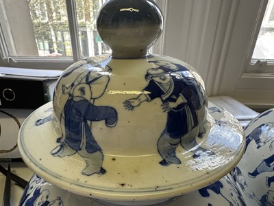 Lot 11 - A LARGE PAIR OF CHINESE BLUE AND WHITE 'HUNDRED BOYS' VASES AND COVERS, QING DYNASTY, 18TH CENTURY