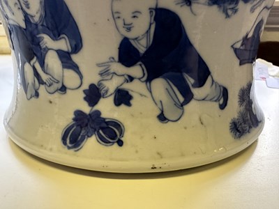Lot 11 - A LARGE PAIR OF CHINESE BLUE AND WHITE 'HUNDRED BOYS' VASES AND COVERS, QING DYNASTY, 18TH CENTURY