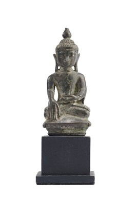 Lot 114 - A SMALL BRONZE FIGURE OF BUDDHA, BURMA (NOW MYANMAR), CIRCA 17TH CENTURY
