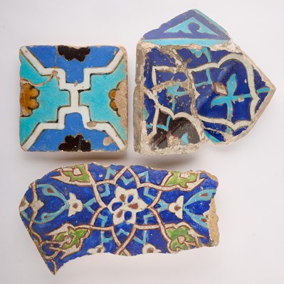 Lot 100 - THREE TIMURID TILE FRAGMENTS, IRAN, CIRCA 15TH CENTURY