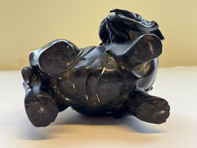 Lot 56 - A CHINESE BRONZE 'WASHING THE ELEPHANT' GROUP, QING DYNASTY, 19TH CENTURY