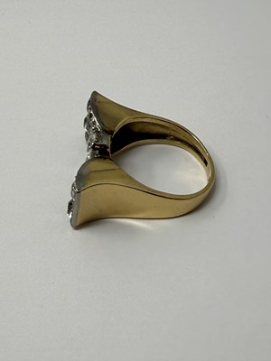 Lot 383 - GOLD AND DIAMOND COCKTAIL RING, 1940s