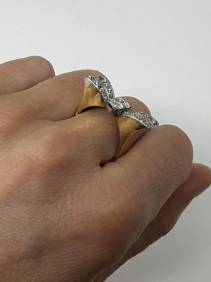 Lot 383 - GOLD AND DIAMOND COCKTAIL RING, 1940s