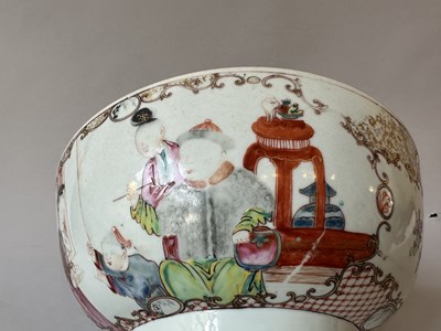 Lot 96 - A CHINESE FAMILLE-ROSE PUNCHBOWL, QIANLONG PERIOD (1736-95)