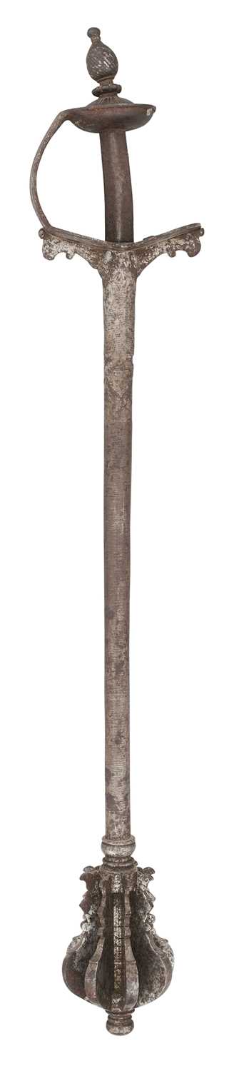 Lot 15 - AN INDIAN MACE (GURZ) WITH HILT OF FIRANGI FORM, 17TH CENTURY