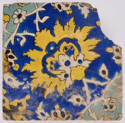 Lot 112 - A FRAGMENTARY SAFAVID CUERDA SECA TILE, PERSIA, 17TH CENTURY