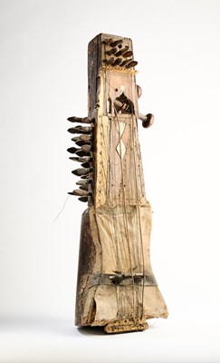 Lot 226 - A NORTH INDIAN SARANGI, EARLY 20TH CENTURY