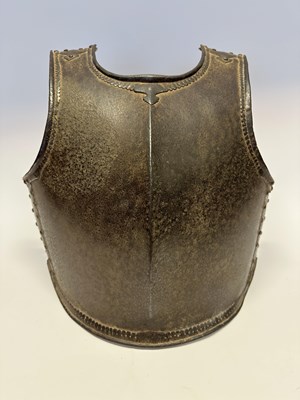 Lot 32 - A SOUTH INDIAN BREASTPLATE, 17TH/18TH CENTURY, PROBABLY HYDERABAD, ANDHRA PRADESH