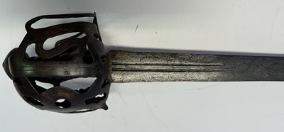 Lot 43 - A SCOTTISH ‘RIBBON’-HILTED BROADSWORD, LAST QUARTER OF THE 17TH CENTURY