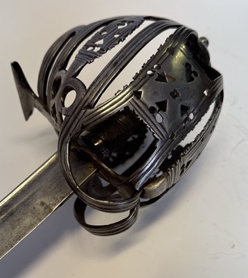 Lot 44 - A SCOTTISH BACKSWORD WITH BASKET GUARD OF GLASGOW TYPE, CIRCA 1720