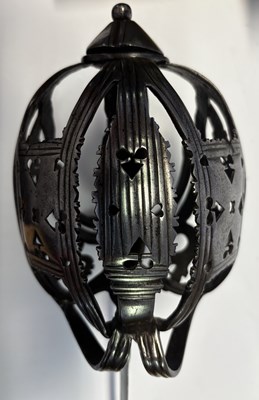 Lot 44 - A SCOTTISH BACKSWORD WITH BASKET GUARD OF GLASGOW TYPE, CIRCA 1720