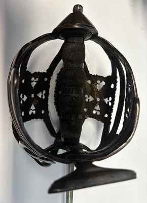 Lot 44 - A SCOTTISH BACKSWORD WITH BASKET GUARD OF GLASGOW TYPE, CIRCA 1720