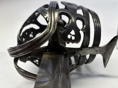 Lot 44 - A SCOTTISH BACKSWORD WITH BASKET GUARD OF GLASGOW TYPE, CIRCA 1720