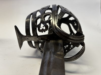 Lot 44 - A SCOTTISH BACKSWORD WITH BASKET GUARD OF GLASGOW TYPE, CIRCA 1720