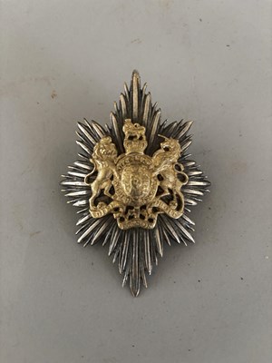 Lot 574 - A GEORGIAN REGENCY GRENADIER GUARDS NON-COMMISSIONED OFFICER'S SHAKO PLATE, CIRCA 1830
