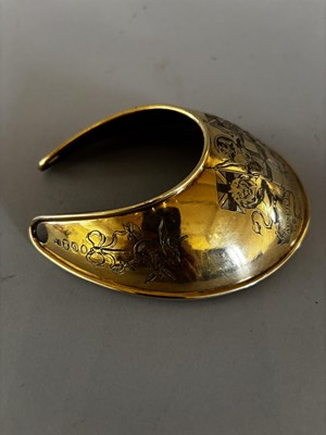 Lot 569 - AN HONOURABLE EAST INDIA COMPANY OFFICER'S SILVER-GILT GORGET, JOHN REILY, LONDON, 1802