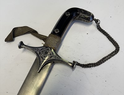 Lot 73 - A RARE INDO-PERSIAN SILVER-MOUNTED SHAMSHIR, LATE 18TH CENTURY