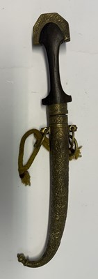Lot 77 - AN INDO-PERSIAN SHAMSHIR, LATE 18TH/EARLY 19TH CENTURY, AND A NORTH AFRICAN JAMBIYA