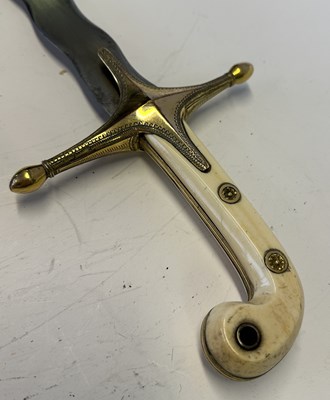 Lot 79 - A BRITISH OFFICER’S MAMELUKE-HILTED SHAMSHIR IN THE OTTOMAN FASHION, EARLY 19TH CENTURY
