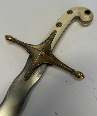 Lot 79 - A BRITISH OFFICER’S MAMELUKE-HILTED SHAMSHIR IN THE OTTOMAN FASHION, EARLY 19TH CENTURY