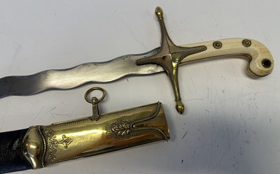 Lot 79 - A BRITISH OFFICER’S MAMELUKE-HILTED SHAMSHIR IN THE OTTOMAN FASHION, EARLY 19TH CENTURY