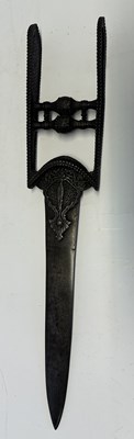 Lot 7 - A SOUTH INDIAN KATAR, 17TH/18TH CENTURY, PROBABLY TANJORE OR GOLCONDA