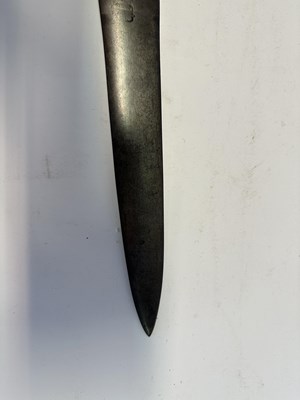 Lot 7 - A SOUTH INDIAN KATAR, 17TH/18TH CENTURY, PROBABLY TANJORE OR GOLCONDA