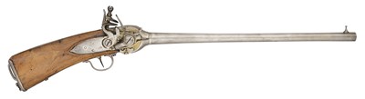 Lot 204 - A VERY RARE 30 BORE FLINTLOCK MILITARY CARBINE ON THE LORENZONI PRINCIPLE, LATE 18TH CENTURY