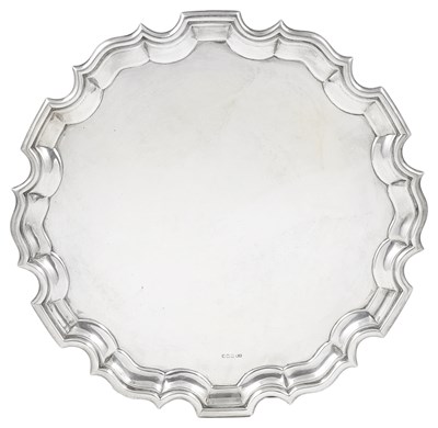 Lot 225 - A GEORGE V SILVER SALVER