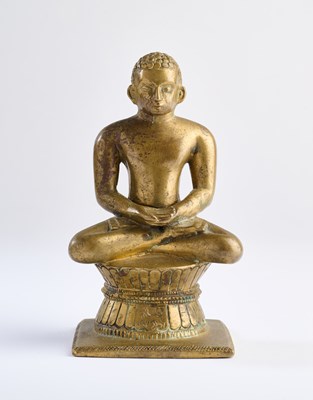 Lot 131 - A JAIN CAST BRASS FIGURE OF MAHAVIRA, WESTERN DECCAN, 20TH CENTURY