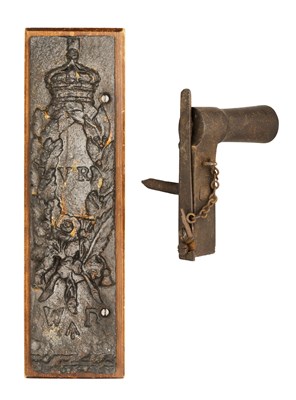 Lot 631 - A CAST-IRON PERCUSSION ALARM GUN, 19TH CENTURY