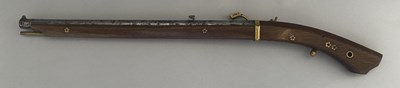 Lot 502 - AN UNUSUAL JAPANESE MATCHLOCK PISTOL CARBINE OF SMALL BORE