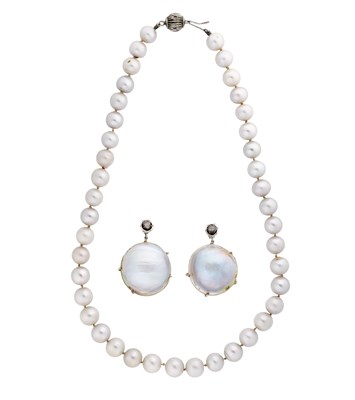 Lot 362 - PAIR OF MABE PEARL AND DIAMOND PENDENT EARRINGS AND A CULTURED PEARL NECKLACE