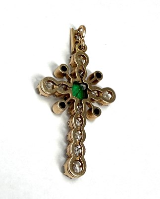Lot 373 - EMERALD AND DIAMOND PENDENT CROSS, 1890s