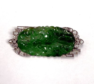 Lot 330 - ART DECO JADEITE AND DIAMOND BROOCH, CIRCA 1925