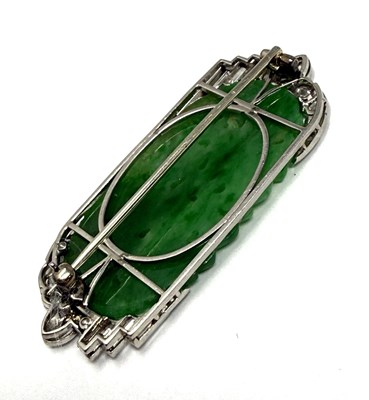 Lot 330 - ART DECO JADEITE AND DIAMOND BROOCH, CIRCA 1925