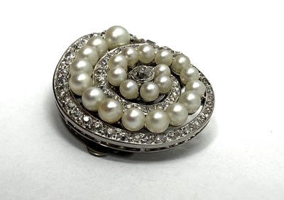 Lot 329 - ART DECO PEARL AND DIAMOND CLIP BROOCH, CIRCA 1925