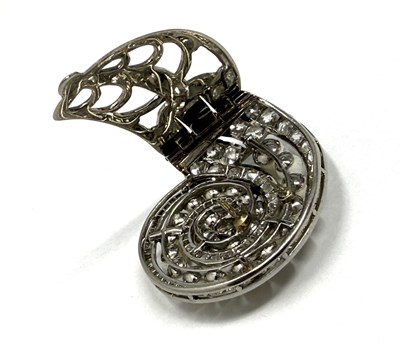 Lot 329 - ART DECO PEARL AND DIAMOND CLIP BROOCH, CIRCA 1925