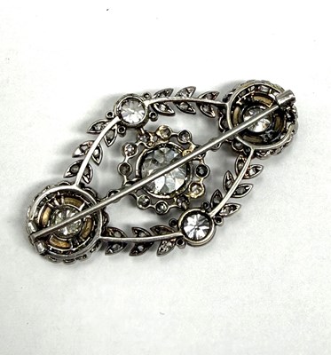 Lot 393 - BELLE EPOQUE DIAMOND BROOCH, CIRCA 1910