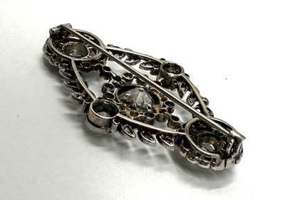 Lot 393 - BELLE EPOQUE DIAMOND BROOCH, CIRCA 1910