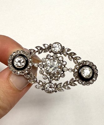 Lot 393 - BELLE EPOQUE DIAMOND BROOCH, CIRCA 1910