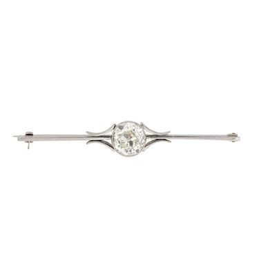 Lot 328 - DIAMOND BAR BROOCH, CIRCA 1910