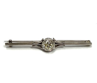 Lot 328 - DIAMOND BAR BROOCH, CIRCA 1910