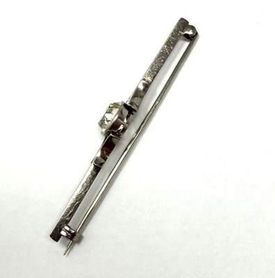 Lot 328 - DIAMOND BAR BROOCH, CIRCA 1910